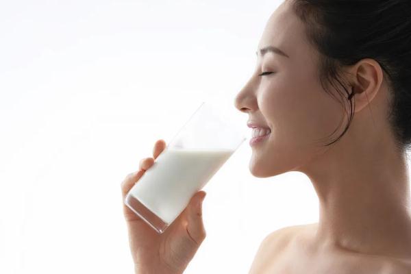 牛奶vs豆浆,哪个营养更好?不同人群对号入座~ 牛奶vs豆浆,哪个营养更好?不同人群对号入座~