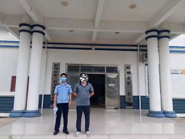 “你过来啊...！”醉驾还挑衅交警，海南这对“好兄弟”结局悲剧了...