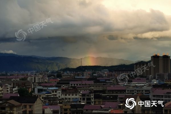 湖南中部南部今日雨势强劲局地仍有大暴雨 明后天降雨逐渐减弱