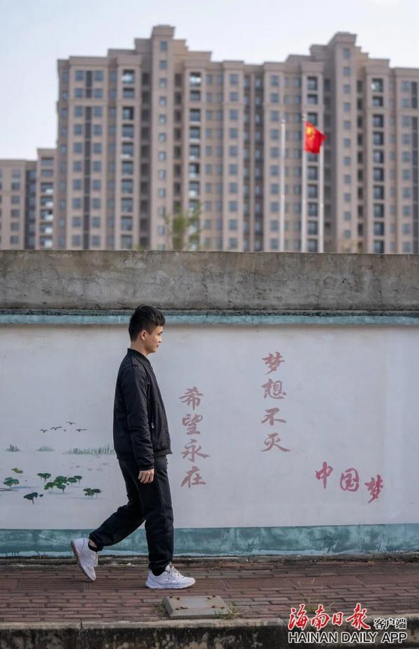海南两名视障少年考上大学，他们心里有一道光！