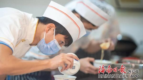 海南两名视障少年考上大学，他们心里有一道光！