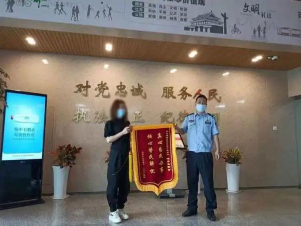 211大学高材生22年不与家人联系，掏出身份证时，警方惊了