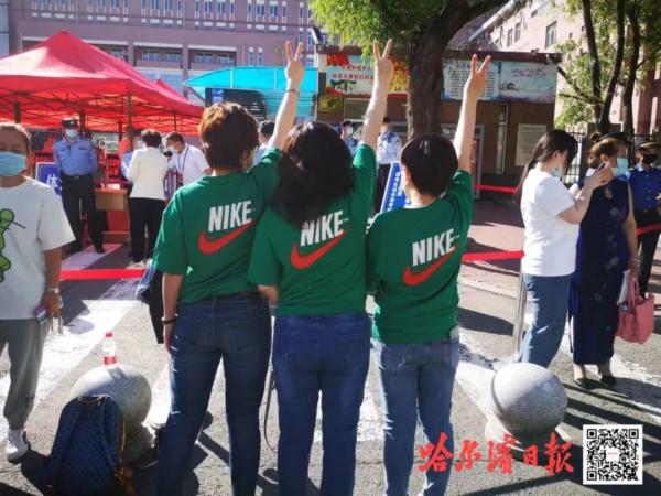 加油！带着自信的笑容，交出满意的答卷……