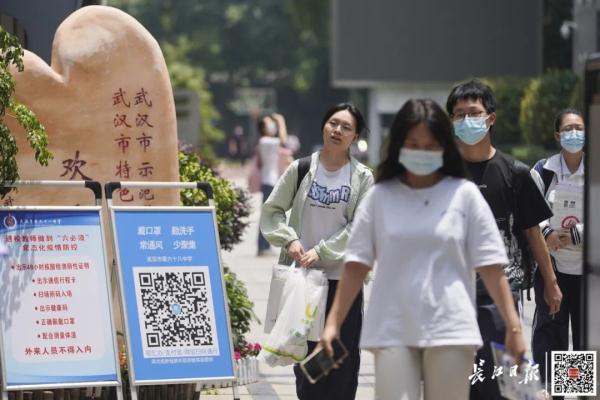 3年和父亲见面不到10次，她要高考了
