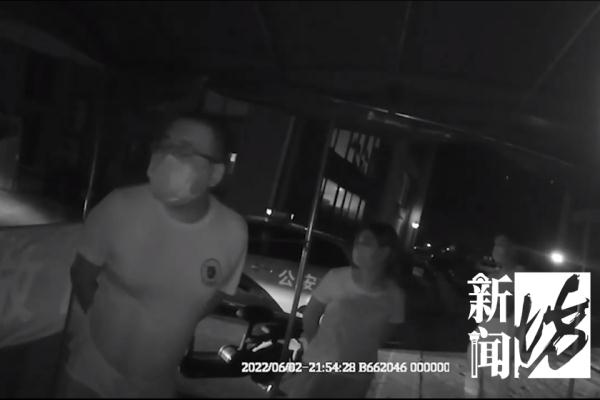 喜欢盲盒的刺激感！沪上女子拆别人快递“上瘾”：拆出啥用啥