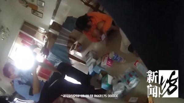 喜欢盲盒的刺激感！沪上女子拆别人快递“上瘾”：拆出啥用啥