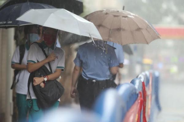 @广州天气发布提醒：多区雷雨大风和暴雨预警生效！赴考、上班注意安全