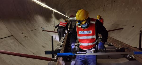 地铁3号线太平桥站至靖宇公园站开始铺轨了! 地铁3号线太平桥站至靖宇公园站开始铺轨了!