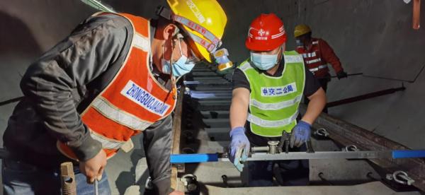 地铁3号线太平桥站至靖宇公园站开始铺轨了! 地铁3号线太平桥站至靖宇公园站开始铺轨了!