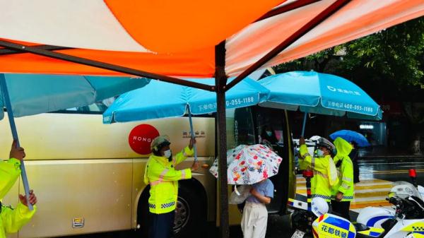 @广州天气发布提醒：多区雷雨大风和暴雨预警生效！赴考、上班注意安全