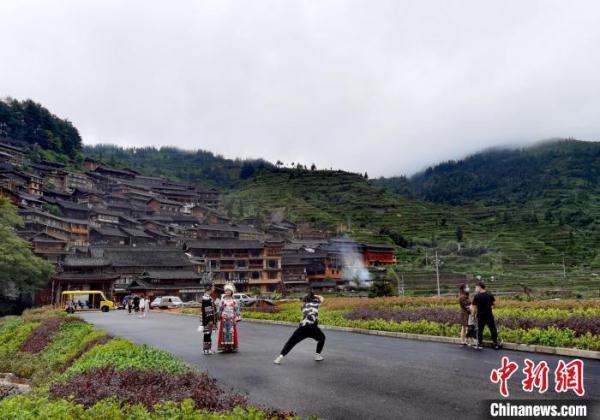 跨省游恢复景区“烟火气” 旅拍剧本杀受年轻人热捧