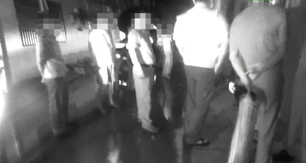 男子深夜马路上乱鸣喇叭,吵醒珠海大片居民!被吊销驾驶证…… 男子深夜马路上乱鸣喇叭,吵醒珠海大片居民!被吊销驾驶证……