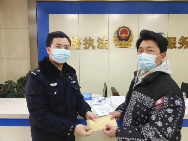 感动全场，民警婚礼现场惊现特殊“贺礼”