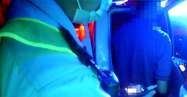 男子深夜马路上乱鸣喇叭,吵醒珠海大片居民!被吊销驾驶证…… 男子深夜马路上乱鸣喇叭,吵醒珠海大片居民!被吊销驾驶证……