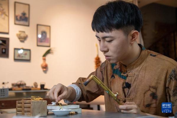 重庆小伙辜国强：传承中国传统手工艺