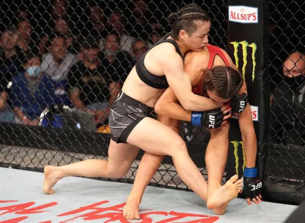 张伟丽KO乔安娜，将冲击金腰带！