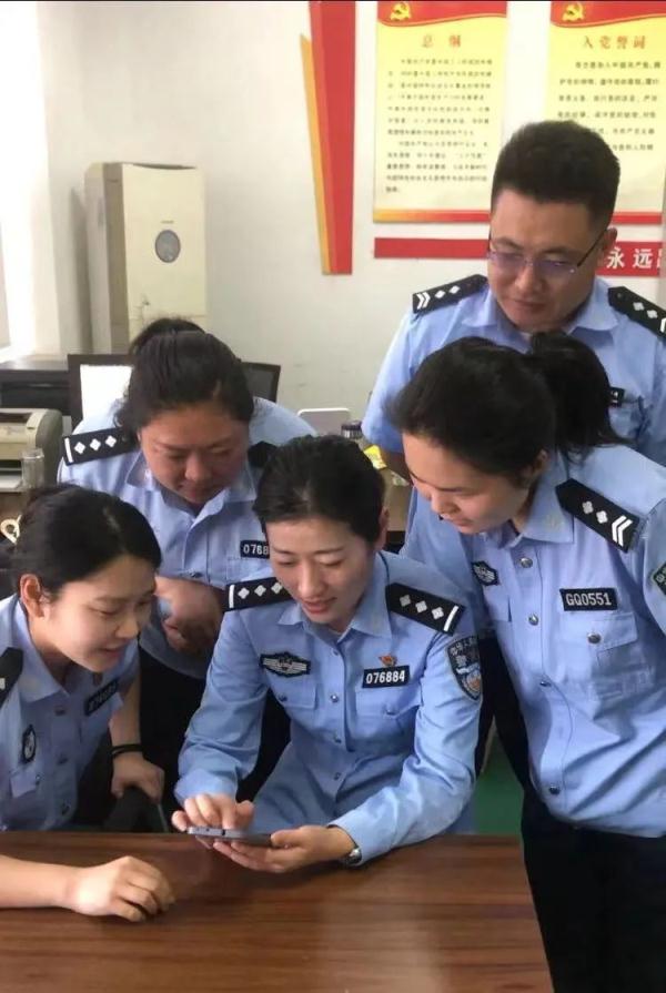 微信群惊现“吓人”自拍照！原来竟是…