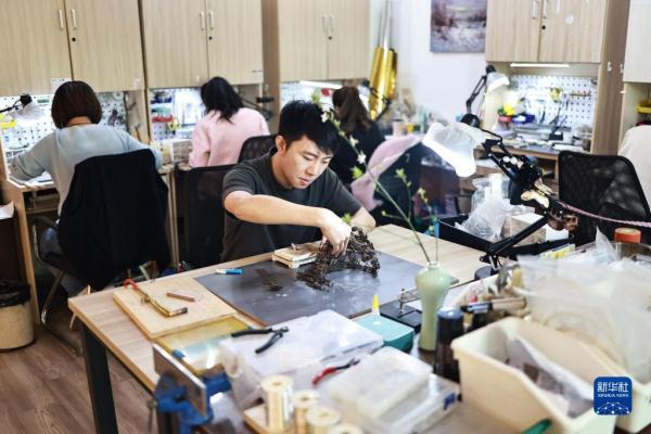 重庆小伙辜国强：传承中国传统手工艺