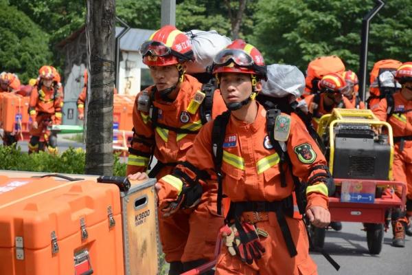送别！缅怀！毛景荣、刘泽军！