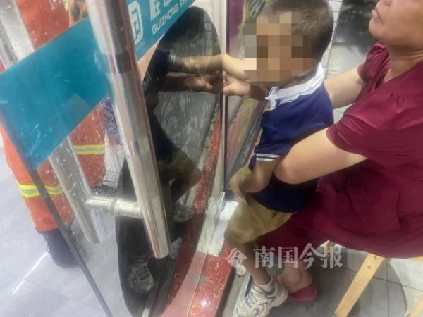 看着都疼!柳州幼童手臂都凹了,小心这些地方“吃小孩” 看着都疼!柳州幼童手臂都凹了,小心这些地方“吃小孩”