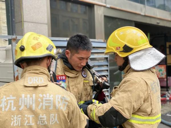 送别！缅怀！毛景荣、刘泽军！