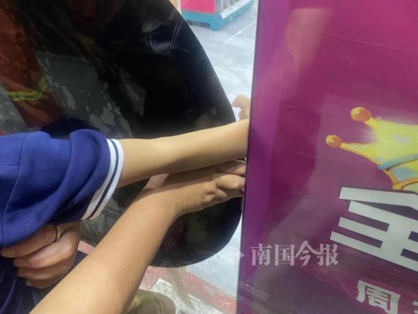 看着都疼!柳州幼童手臂都凹了,小心这些地方“吃小孩” 看着都疼!柳州幼童手臂都凹了,小心这些地方“吃小孩”