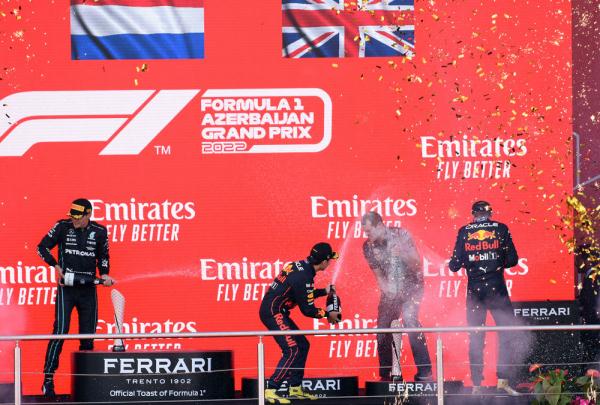 F1阿塞拜疆站维斯塔潘冠军 周冠宇因赛车故障退赛