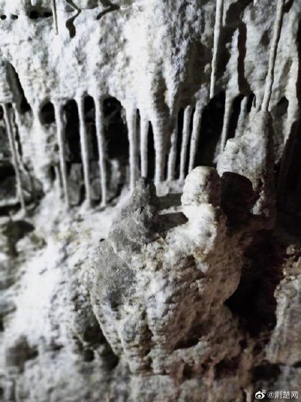 武当山首次发现地下涵洞钟乳石 武当山首次发现地下涵洞钟乳石