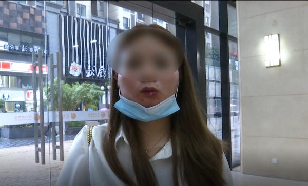 说好的“粉嫩嘟嘟唇”, 结果变成又肿又歪的“猪大肠”!美容院回复…… 说好的“粉嫩嘟嘟唇”, 结果变成又肿又歪的“猪大肠”!美容院回复……