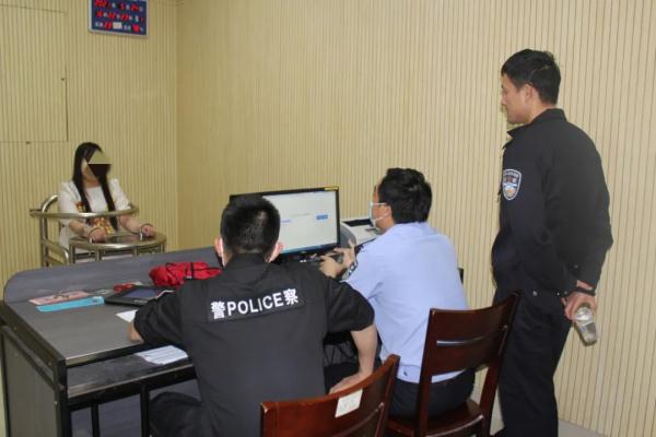 浙江美女模特一对一特色服务，警察出手了
