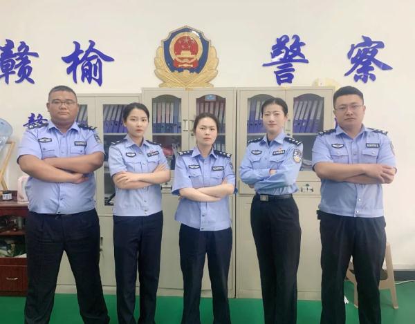 火爆全网的“卧底”警花被我们找到了！