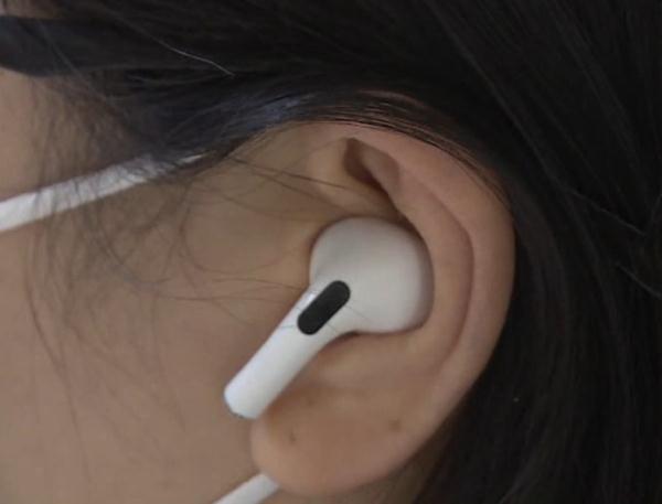 女子一早起来突然“聋”了,原因很多人都在犯 女子一早起来突然“聋”了,原因很多人都在犯