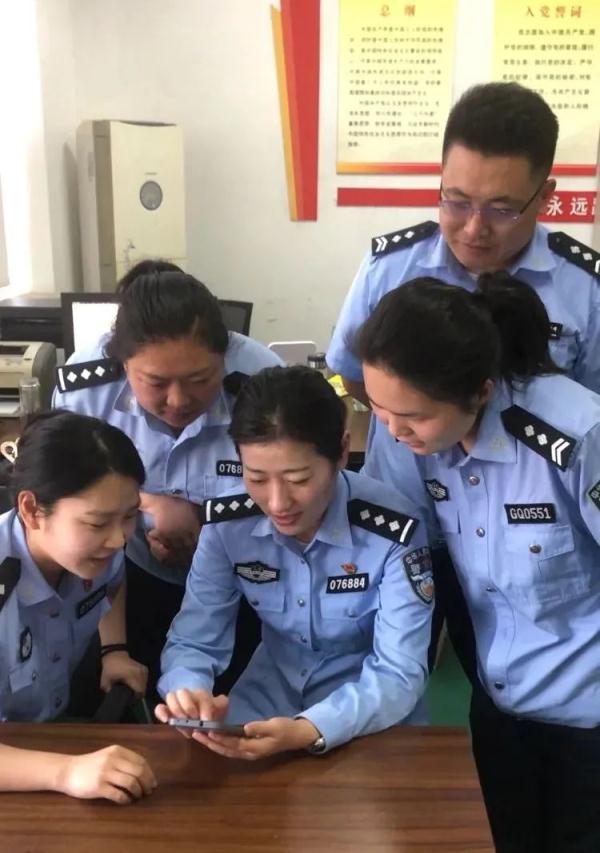 火爆全网的“卧底”警花被我们找到了！