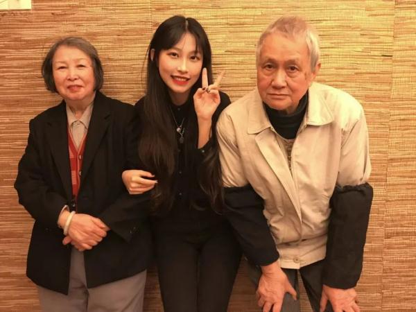 一场大病后，爷爷交给孙女4本日记……