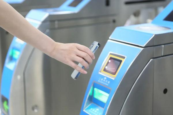 这个暑假，大学生郑州坐地铁免费！