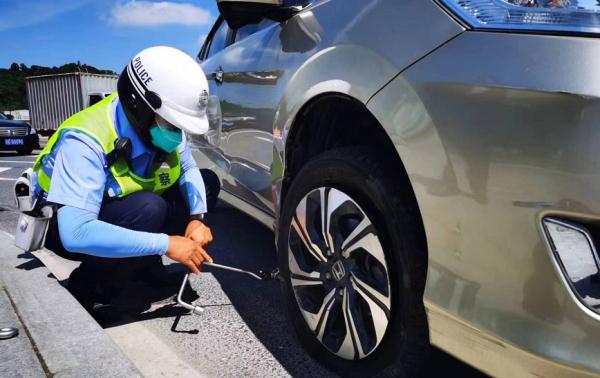 九月大男婴被热汤淋下,全身烫伤!妈妈含泪急奔上珠海大道…… 九月大男婴被热汤淋下,全身烫伤!妈妈含泪急奔上珠海大道……