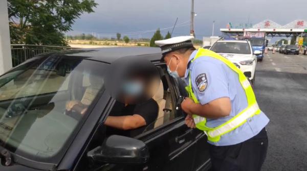 一男子驾驶证被吊销 心存侥幸上高速 被菏泽高速交警查获