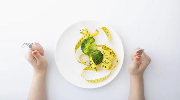 吃饭时注意这一点，可能更长寿！