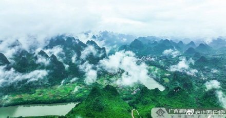 桂林漓江雨后现烟雨美景