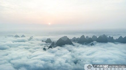 桂林漓江雨后现烟雨美景