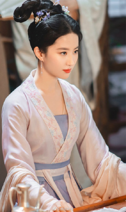 角色引争议,你认为赵盼儿人设崩了吗? 角色引争议,你认为赵盼儿人设崩了吗?