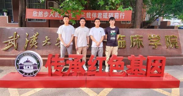 小伙遇车祸重伤奄奄一息 4名武汉大学医学生见义勇为成功挽救生命