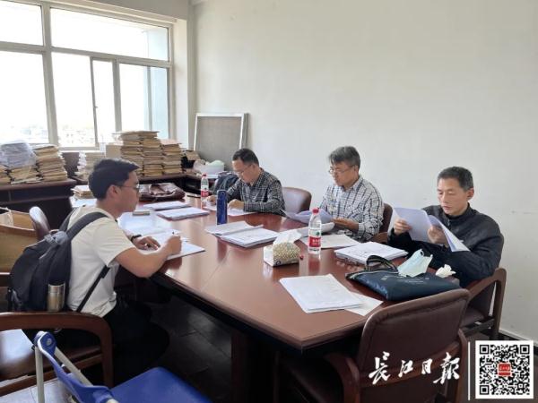 “凉山野玫瑰”6000字的论文致谢刷屏！“他说要成为光”