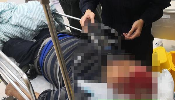 七旬老人在路口被车撞飞，司机咬定绿灯减速没有责任，结果出现反转！