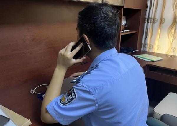 七旬老人在路口被车撞飞，司机咬定绿灯减速没有责任，结果出现反转！