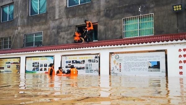 福建松溪出现历史最大洪水，直击救援现场！