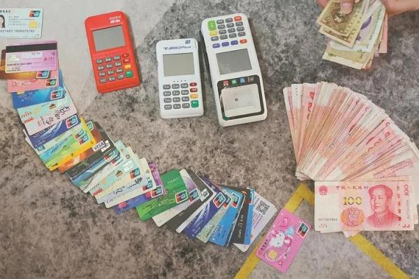 因为一条信息,他给“领导”转了50万 因为一条信息,他给“领导”转了50万