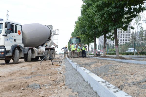 河北白沟新城:改造提升城市道路 河北白沟新城:改造提升城市道路