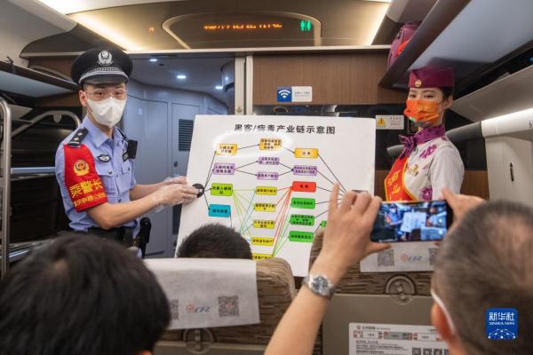 新华全媒+｜三峡库区迎来首条高铁 郑渝高铁全线通车