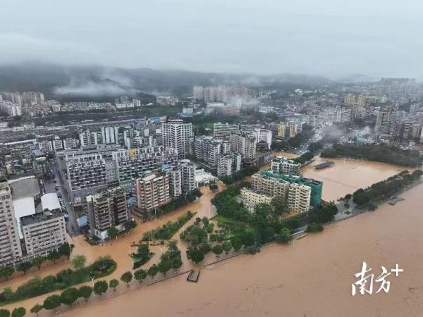 紧急提醒！韶关发布停工公告，这些人员迅速往高处避险